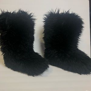 Rare Ugg Fluff Momma Size 7 Black